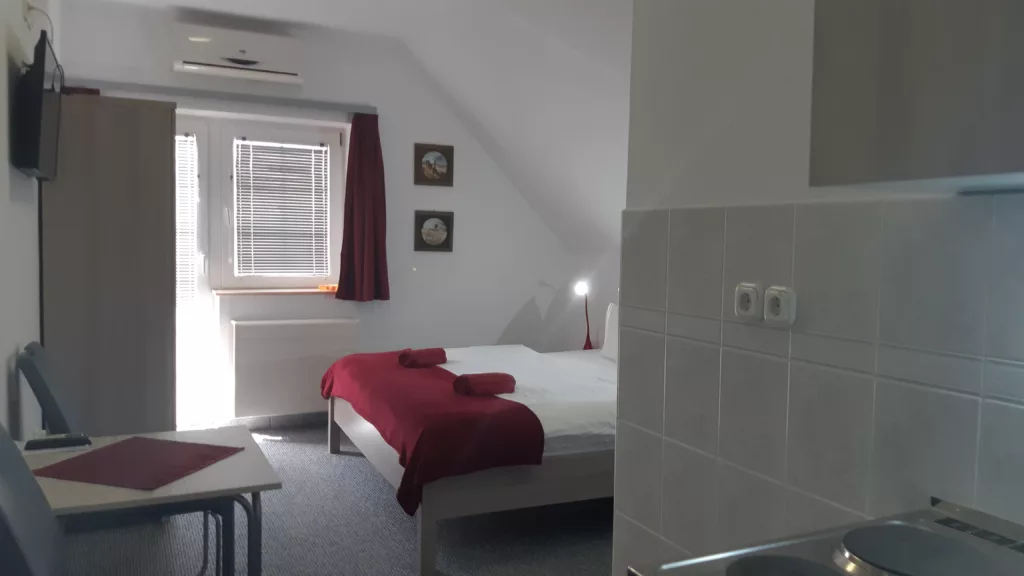 Napsugár Guesthouse – Room 1